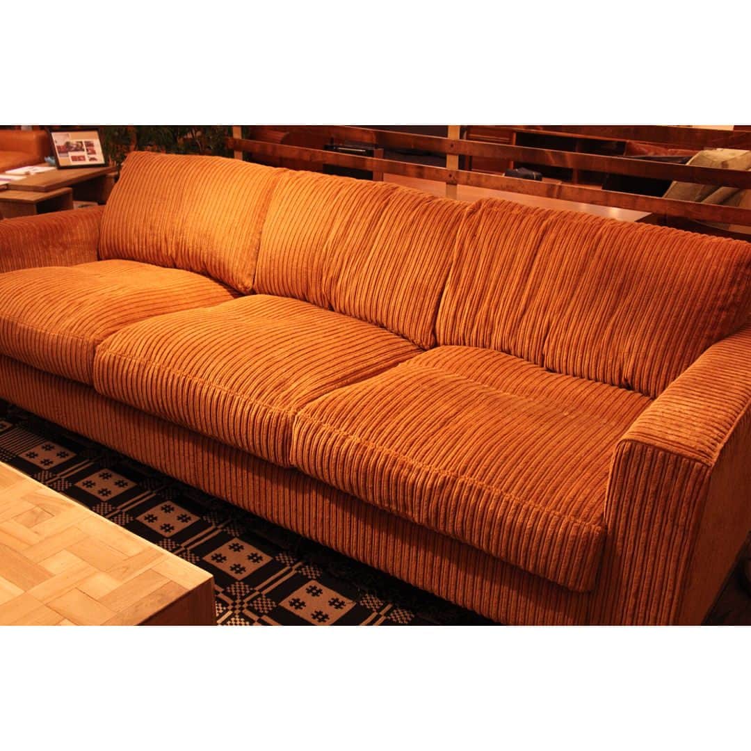 ACME Furnitureさんのインスタグラム写真 - (ACME FurnitureInstagram)「. JETTY feather SOFA 3 Seater Fabric:AC-07 Corduroy price:￥281,000(+Tax) . Contact:ACME Furniture meguro st. TEL 03-5720-1071 . #acme #acmefurniture #furniture #acmemeguro #originalproducts #sofa #jettyfeathersofa #california #megurostreet #interiorstreet」3月9日 19時34分 - acme_furniture