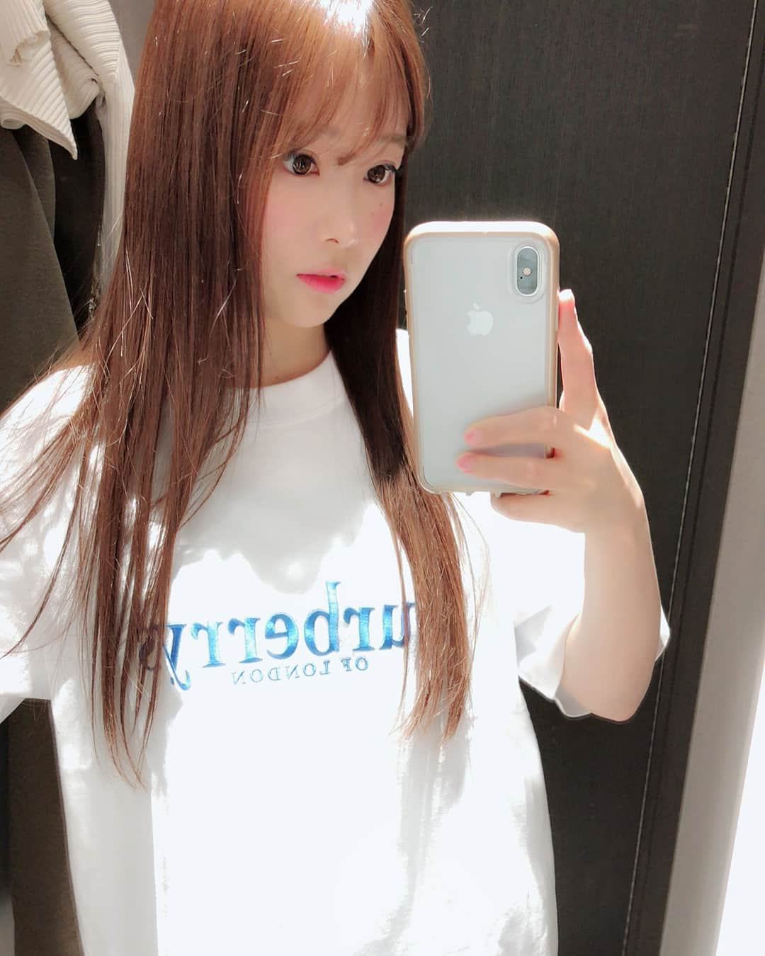 重盛さと美さんのインスタグラム写真 - (重盛さと美Instagram)「マネキン着てて、 一目惚れしたTシャツ💙💙💙 ネットになくて緊張しながら初めてお店入った😖🤝 #Burberry#しかも銀座#ネット通販民緊張#ふぉっ」3月9日 20時41分 - satomi_shigemori