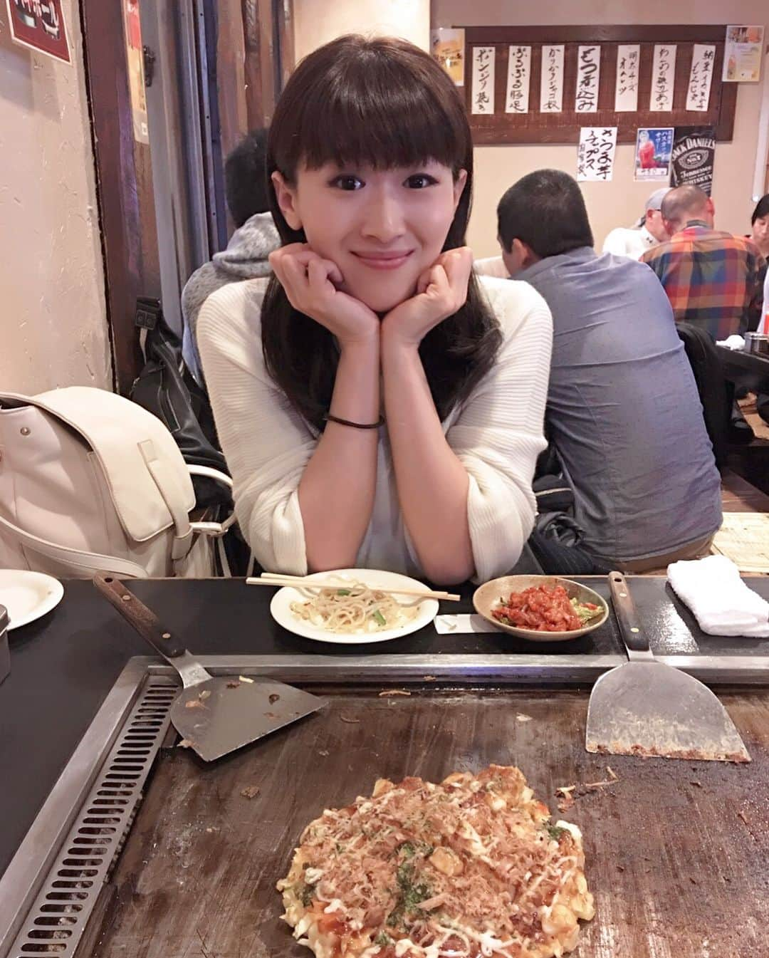 沙羅さんのインスタグラム写真 - (沙羅Instagram)「珍しく妹がおうちに遊びにきたよ。 嬉しいじゃないの♡  #沙羅 #妹 #3姉妹の末っ子 #昔は双子みたいと言われたのに #最近は #妹は可愛いねと言われる #どうして #こんなに綾瀬はるかなのにどうして #確かに新婚ほやほやの #happysmile可愛いじゃないの #綺麗好きなだんなさん #助かります #何だかほっこりした夜でした♡」3月9日 21時31分 - sarapika128