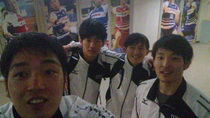笠原謙哉のインスタグラム：「【ハンドボールリーグ試合結果】 トヨタ車体 31(15-12,16-12)24 大同特殊鋼  甲斐さんのセーブのお陰でリーグ最終戦に勝つことができました❗  大崎と勝ち点で並びましたが得失点差で2位でプレーオフに行きます💨  またチームみんなで良いトヨタ車体が出せるように2週間やってプレーオフに向かいます❗」