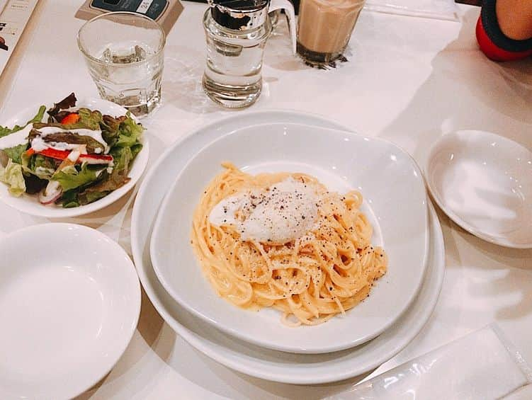 宮崎沙矢加さんのインスタグラム写真 - (宮崎沙矢加Instagram)「Long time no talk💗💗with my bestie🙈🍽🥞💕We had a great time😋😋It's almost 12 years ago since when we first met😂forever love ...xoxo . . . エリナは私の元カレ疑惑!! lmao 😆😆💕👍これからも束縛してちょ😂💗なんでも話せる親友 #bestie #bff #lunch #love」3月10日 19時18分 - sarah___audrey