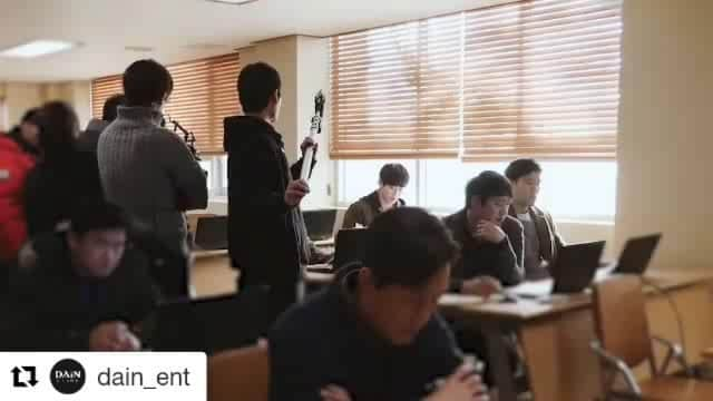 ヨン・ジェヒョンのインスタグラム：「#Repost @dain_ent (@get_repost) ・・・ ⠀ 연제형 본격 입덕 영상 공개! 이것은 예고에 지나지 않습니다~~😎 ⠀ 🍯[풀영상] 다인엔터테인먼트 공식 유튜브 ⠀ 🍯[바로가기] 다인엔터테인먼트 인스타그램 프로필 링크 클릭! ⠀ ✔️ 토,일 밤 10시 20분  OCN 작은신의 아이들 본 방 사 수 ! ⠀ ⠀ #배우 #연제형 #본격 #입덕 #영상 #꿀보이스 #콬티비 #킼티비 #웹드 #단지너무지루해서 #단무지 #추도윤 #OCN #작은신의아이들 #계도훈 @ye0njh」