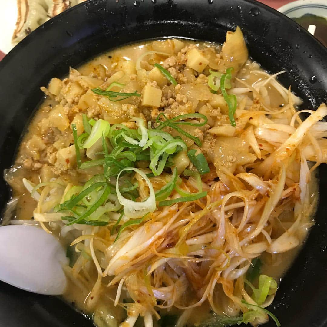 竹原慎二さんのインスタグラム写真 - (竹原慎二Instagram)「昼飯はネギ肉味噌ラーメン」3月10日 14時17分 - shinji_takehara125