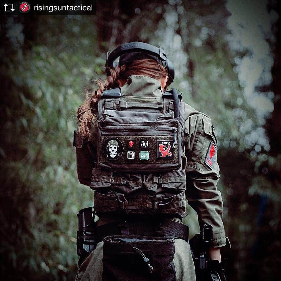 戦え‼︎ぴっちょりーなさんのインスタグラム写真 - (戦え‼︎ぴっちょりーなInstagram)「Repost from @risingsuntactical @TopRankRepost #TopRankRepost 【 @lbx.tactical Banger Pack Panel】 #LBX4040B in #MASGrey . @lbtinc  @lbx.tactical  @americanmilsim  @enolagayeusa @knotgood.co @milsimmedia . Date : Feb.11th.2018.@bbgallop  Wearing : @picciolina.airsoftgirl  Location : #survivalgamefield_SAVAS 📷 : @yukisudo1111 . #risingsuntactical #ライジングサンタクティカル #rst #lbtinc #lbt #lbxtactical #lbx #gear #military #milsim #サバゲー #サバゲー女子 #サバゲー装備 #サバゲーマー #サバゲー男子 #サバイバルゲーム #ミリタリーショップ #装備 #enolagayusa #patches #protection #platecarrier #costpride #webleedgreen #ams #bangerbackpanel」3月10日 20時11分 - picciolina.airsoftgirl