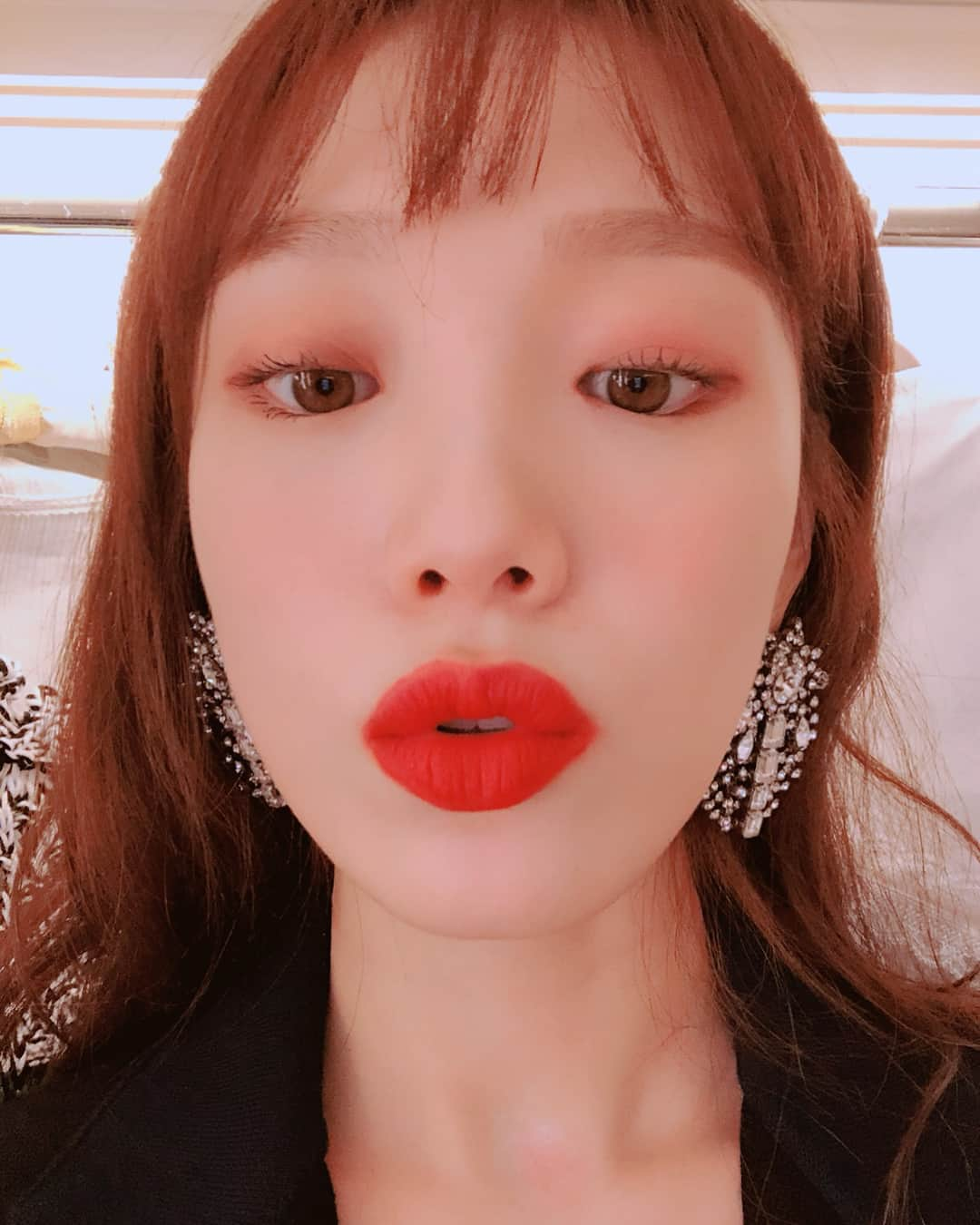 イ・ソンギョンさんのインスタグラム写真 - (イ・ソンギョンInstagram)「오랜만에 레드립💄💋😘」3月10日 18時25分 - heybiblee