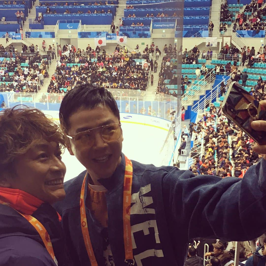 香取慎吾さんのインスタグラム写真 - (香取慎吾Instagram)「平昌パラリンピック広報大使の チャン・グンソクさんが会いに来てくれました！ お会い出来て嬉しかったです！ 広報大使頑張ってくださーい！ 僕も頑張って平昌パラリンピックの熱気を日本に伝えます！ グンちゃんありがとう！！ #チャングンソク #平昌パラリンピック広報大使 #平昌パラリンピック #paralympics #朝日新聞 #パラサポ #香取慎吾」3月10日 22時06分 - katorishingo_official