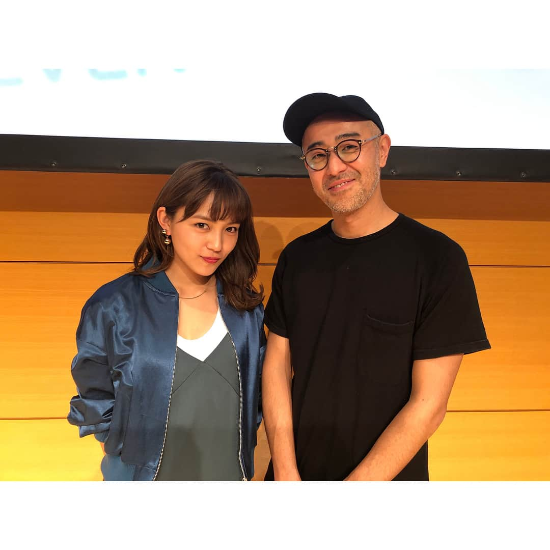 川口春奈さんのインスタグラム写真 - (川口春奈Instagram)「ファンイベント2018。早いもので今年で6回目だったらしい。皆勤賞の方もいれば初めて会いに来てくれた方も、さまざま！みんなに会えてとても嬉しい一日でした。今年も司会はジジイにお願いしました☺︎それから、スペシャルゲストにうちのメイクさんも出てくれてメイク講座をさせて頂きました！みんなの顔を見てまた頑張ろうと思ったよ。また会おうね。」3月10日 23時31分 - haruna_kawaguchi_official