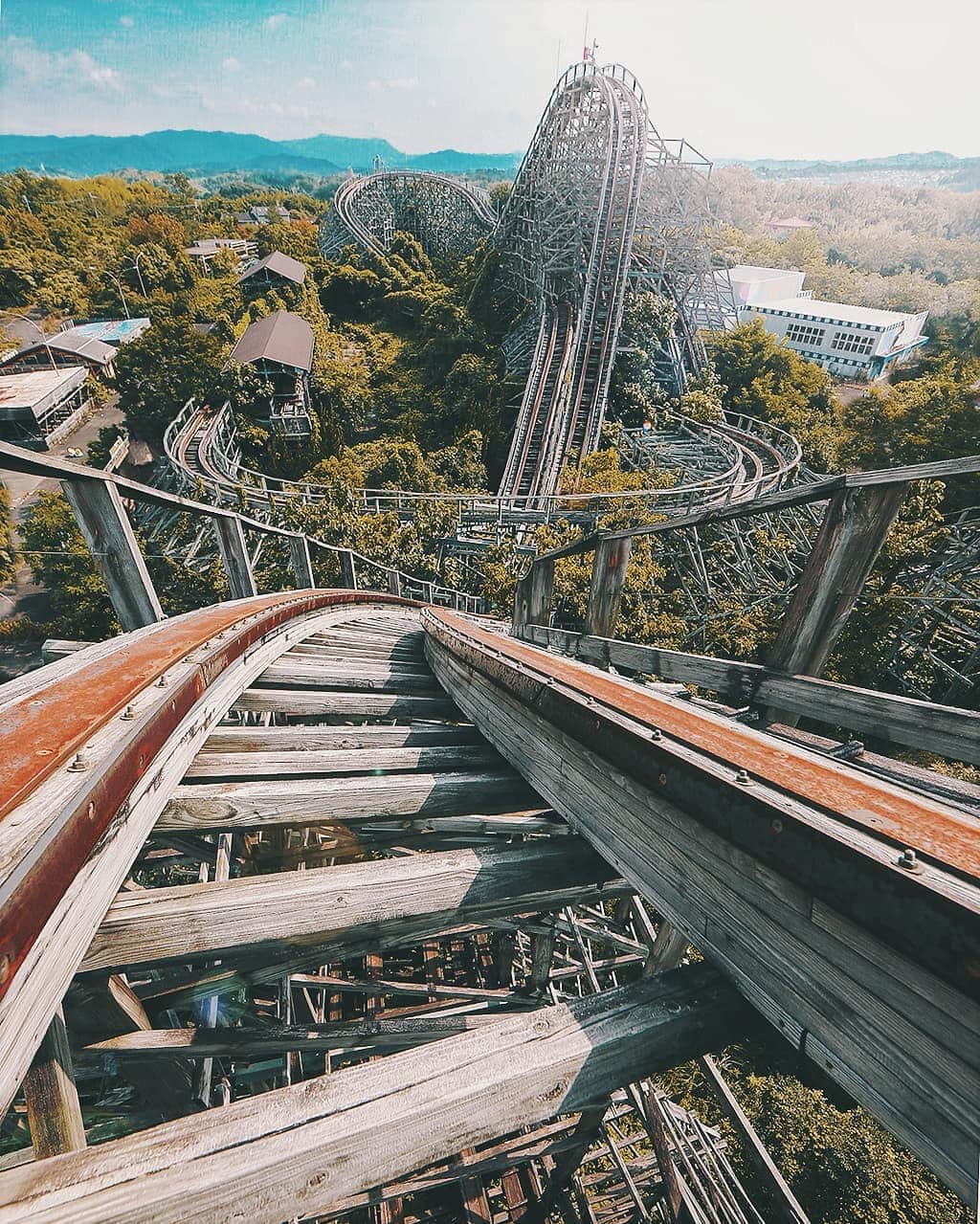 Berlin Tokyoさんのインスタグラム写真 - (Berlin TokyoInstagram)「🎢 Do you like roller coaster? . an abandoned amusement park in japan called Nara dream land. It was destroyed last year. There was still one of the best abandoned place for me. It was like a dream😌 . . . #tokyocameraclub#instagramjapan#instagram#igersjp#wu_japan#hypebeast#highsnobiety#japan#natgeotravel#abandonig#abandon#ig_urbex#abandon_seekers_#kings_abandoned#all_is_abandoned#decay_nation#abandonedearth#abandonedafterdark#abandonedworld#urbexpeople#DiscoverEarth#DiscoverGlobe#EarthFocus#OurPlanetDaily#bleachfilm#visualsoflife#canon_photos#PassionPassport#bleachfilm#abandonnness#trappingtones#inspirationcultmag#廃墟」3月11日 8時08分 - tokio_kid