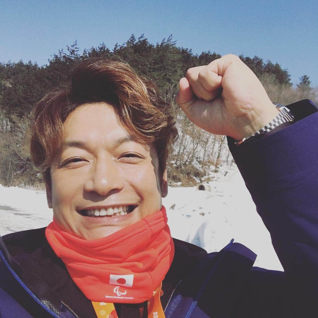 香取慎吾さんのインスタグラム写真 - (香取慎吾Instagram)「平昌で.はじめてのパラリンピックに 沢山の笑顔をもらっています！ どうか.みなさんに届きますように。 がんばれ日本！  #東日本 #香取慎吾 #パラリンピック」3月11日 12時39分 - katorishingo_official