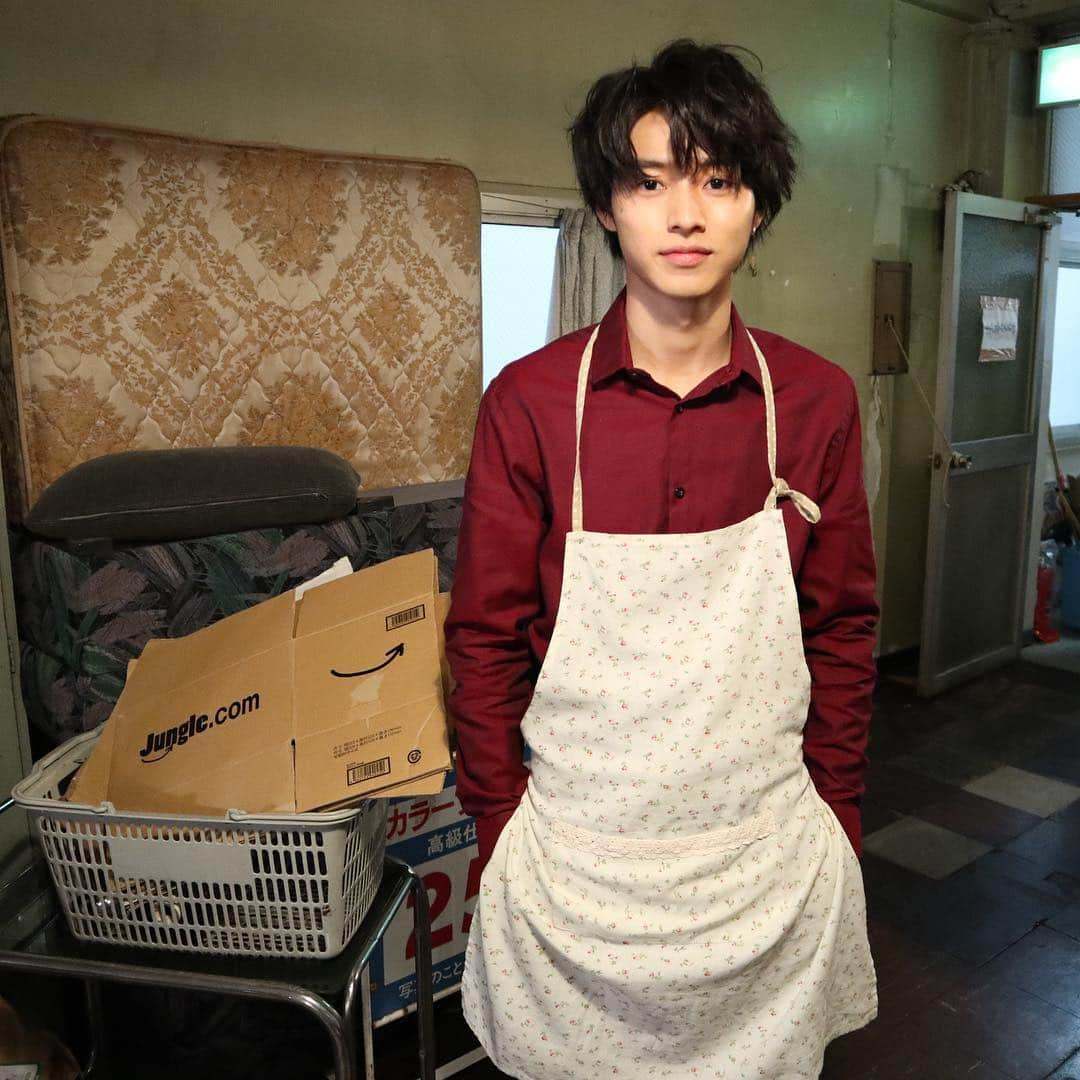 トドメの接吻［公式］さんのインスタグラム写真 - (トドメの接吻［公式］Instagram)「Hulu「トドメのパラレル」もついに最終回配信中です！ 最終回の物語は、本編の１年後の物語✨ . あれから１年、運命の再会が訪れる。 「ナイン探偵事務所」を開業して、探偵となっていた旺太郎のもとに現れたのは、なんと宰子！そして、宰子の依頼とは「あなたとの記憶を探して欲しい」というもので… . 旺宰ロスのみなさまにお届けするスペシャルエピローグです✨ 是非ご覧下さい❗ #トドメの接吻 #トドメのパラレル #山﨑賢人 #エプロンヤマザキ #これが料理本の表紙だったら買っちゃうと思う笑 @todomenokiss_ntv」3月11日 23時21分 - todomenokiss_ntv