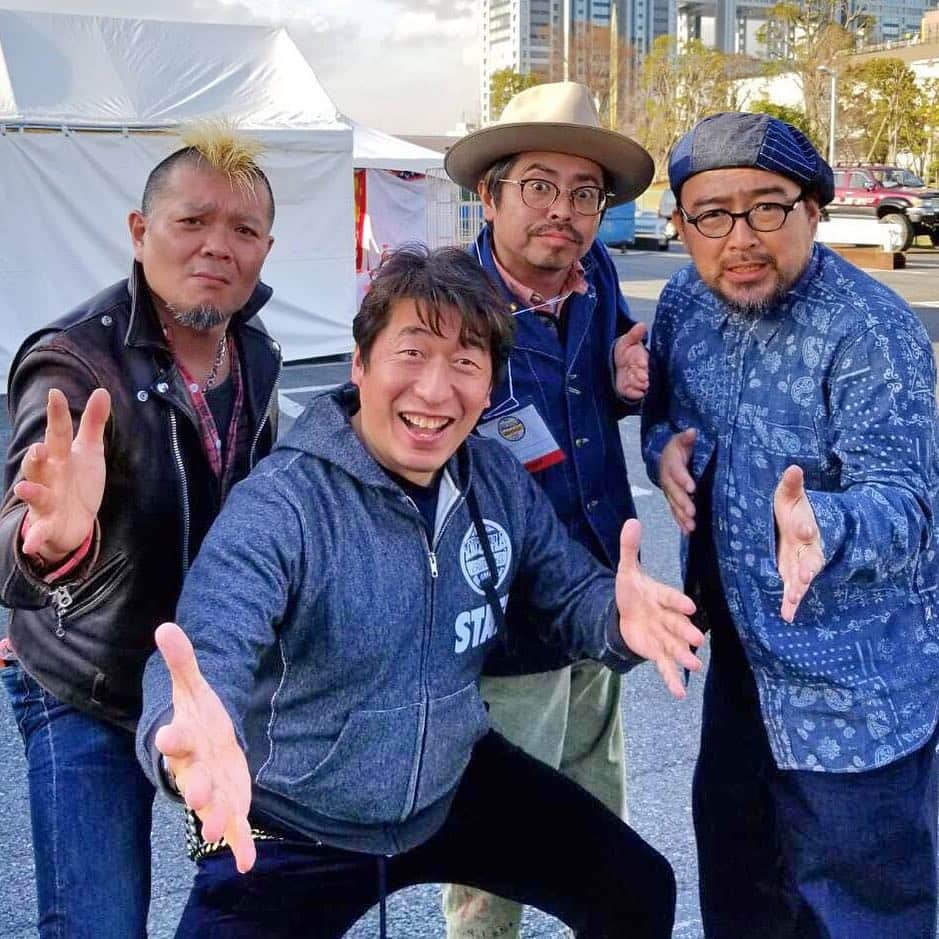 ダチョウ倶楽部さんのインスタグラム写真 - (ダチョウ倶楽部Instagram)「ダチョウ倶楽部 寺門ジモン  今日は、エイ出版社「Lightning」さんのイベント、イナズマフェスティバルに行って来ました！  松島編集長さん、小池さん、小川さんには、本当に昔からお世話になっています。  今回も呼んで頂きましてありがとうございました😊  #ダチョウ倶楽部  #寺門ジモン  #エイ出版社 #lightning  #ライトニング #松島編集長 #小池さん #小川さん #いつもありがとう  #感謝」3月11日 17時18分 - dachoclub_official