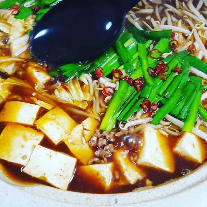 のインスタグラム：「#甜麺醤鍋 #鍋🍲  #あったまる  #旨辛 #ピリ辛」