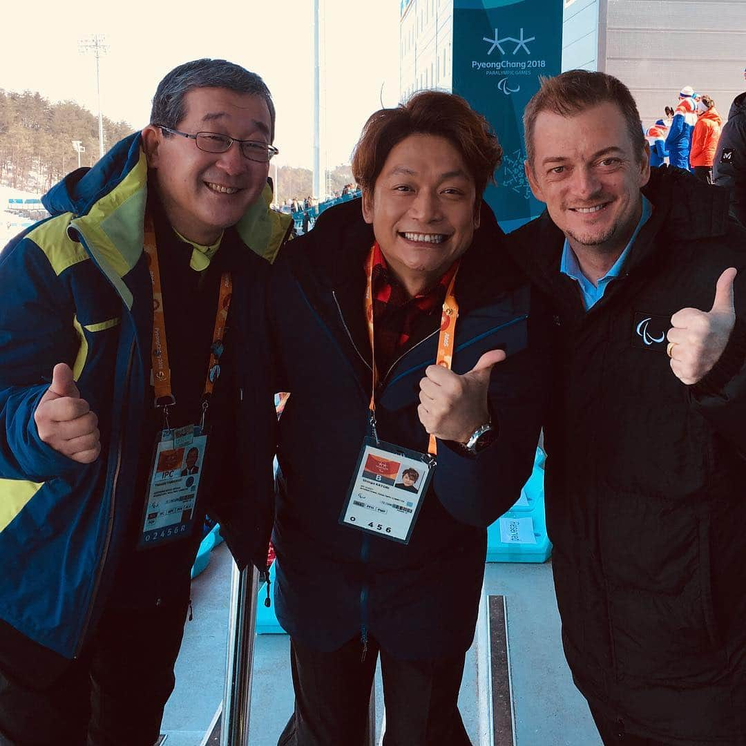 香取慎吾さんのインスタグラム写真 - (香取慎吾Instagram)「IPC 国際パラリンピック委員会の 会長 Andrew Parsonsさんと 日本財団パラリンピックサポートセンター会長 山脇 康さんと 対談させて頂き とても熱く.温かくパラリンピックの魅力を教えて頂きました！ #朝日新聞 #パラサポ #paralympics #香取慎吾 @andrewparsonsg @yama_wave @paralympics」3月11日 20時21分 - katorishingo_official