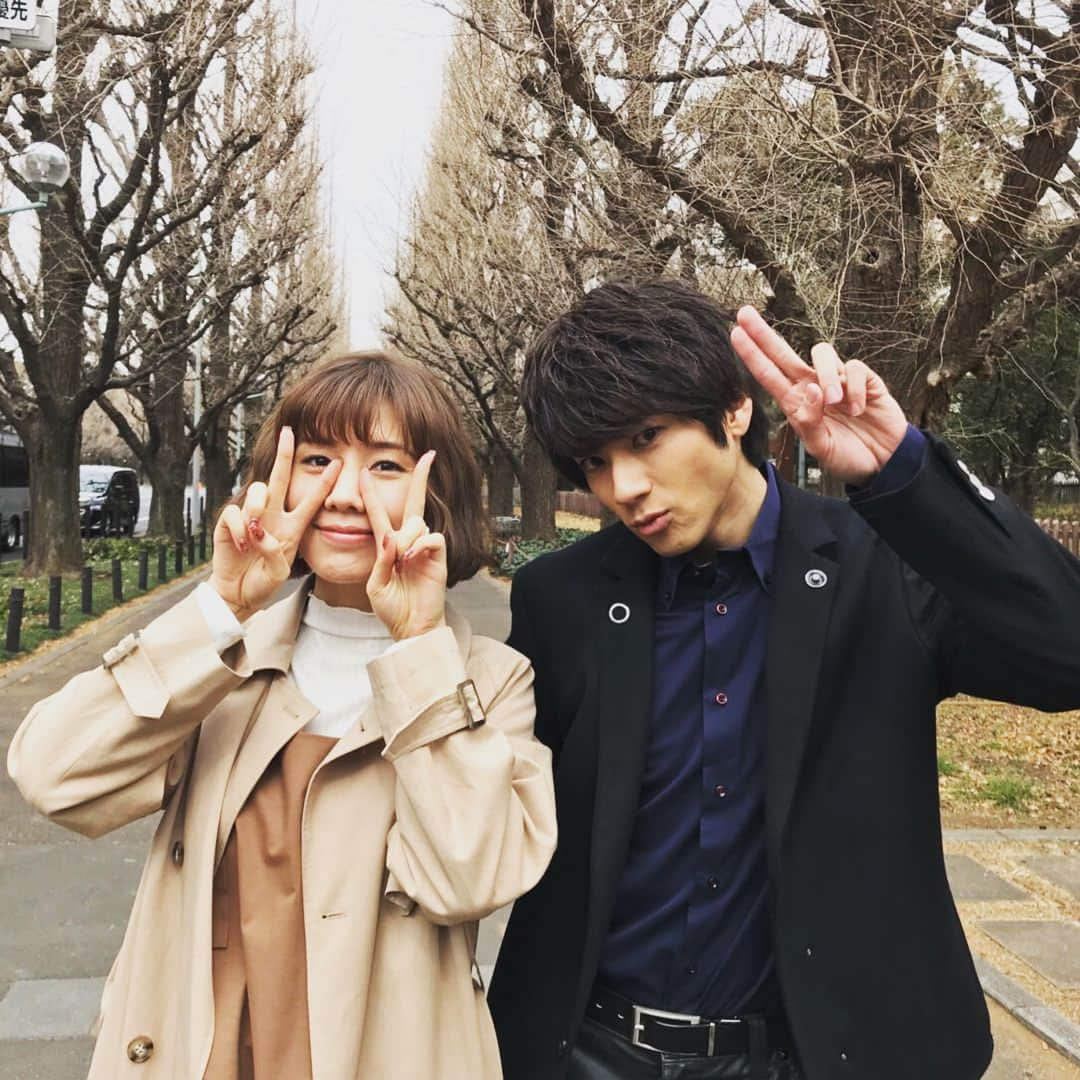 テレビ朝日「ホリデイラブ」さんのインスタグラム写真 - (テレビ朝日「ホリデイラブ」Instagram)「💔 ひさしぶりのこのツーショット✌️ . #ホリデイラブ #サレ妻 #仲里依紗 #山田裕貴 #オフショット #銀杏並木 #杏寿と志賀さん #in東京 #再会 #ツインソウル？ #志賀さんに裏切られた杏寿だけど #休憩中はなかよしです #おちゃめなふたり #Twitterにはもっとおちゃめポーズを📸」3月12日 18時00分 - holiday__love