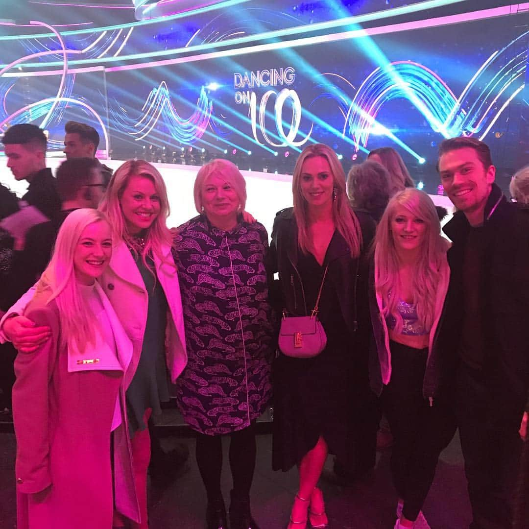 ニコラス・バックランドさんのインスタグラム写真 - (ニコラス・バックランドInstagram)「Amazing time at the @dancingonice final yesterday with some great people. 16 Olympics in one photo! @roarfitnessgirl @chemmyski @elisechristielikescake and @pennycoomes . . . . #dancingonice #athletes #athlete #olympics #olympian #friends #final  #itv」3月12日 17時50分 - n_buckland