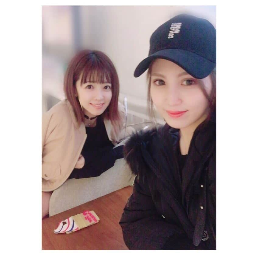 清水佐紀さんのインスタグラム写真 - (清水佐紀Instagram)「...♡ #bestfriend  #iloveyou  #梅田えりか #清水佐紀 #💛💛」3月12日 11時58分 - saki___shimizu