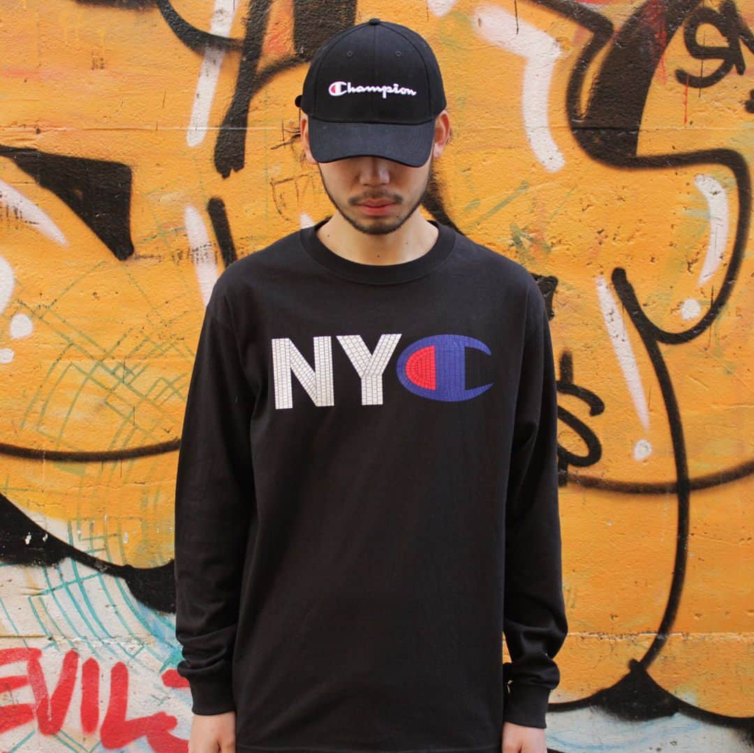 GROW AROUNDさんのインスタグラム写真 - (GROW AROUNDInstagram)「#growaroundnewarrivals  CHAMPION NYC L/S TEE🗽🗽 NYC限定アイテム入荷中です🙌 よく見るとタイル文字になってて良いですね👍 ¥4,000+ TAX #champion」3月12日 13時58分 - growaround