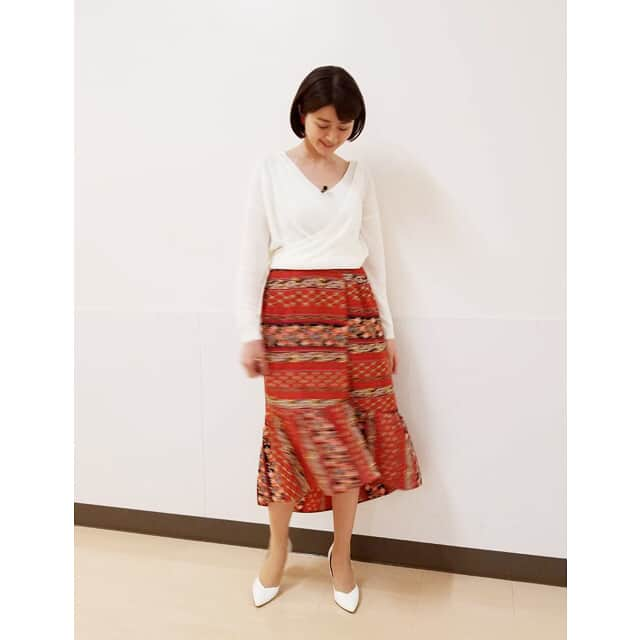 鈴木ちなみさんのインスタグラム写真 - (鈴木ちなみInstagram)「Pants style👖 blouse…#ティアンエクート  pants…@honeysofficial  A skirt style💃🏻 knit…@frees_mart skirt…#ティアンエクート  #イオンモール岡山 #haremachitrip  #ちなみたび #DHC #F1 #スキンケア」3月12日 15時40分 - chinami_suzuki0926