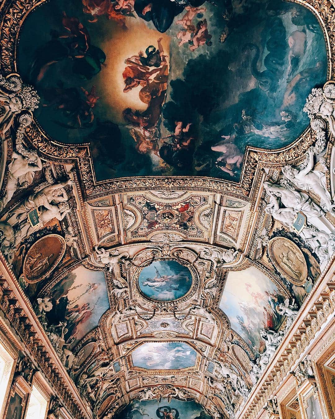 のインスタグラム：「Musée du Louvre」