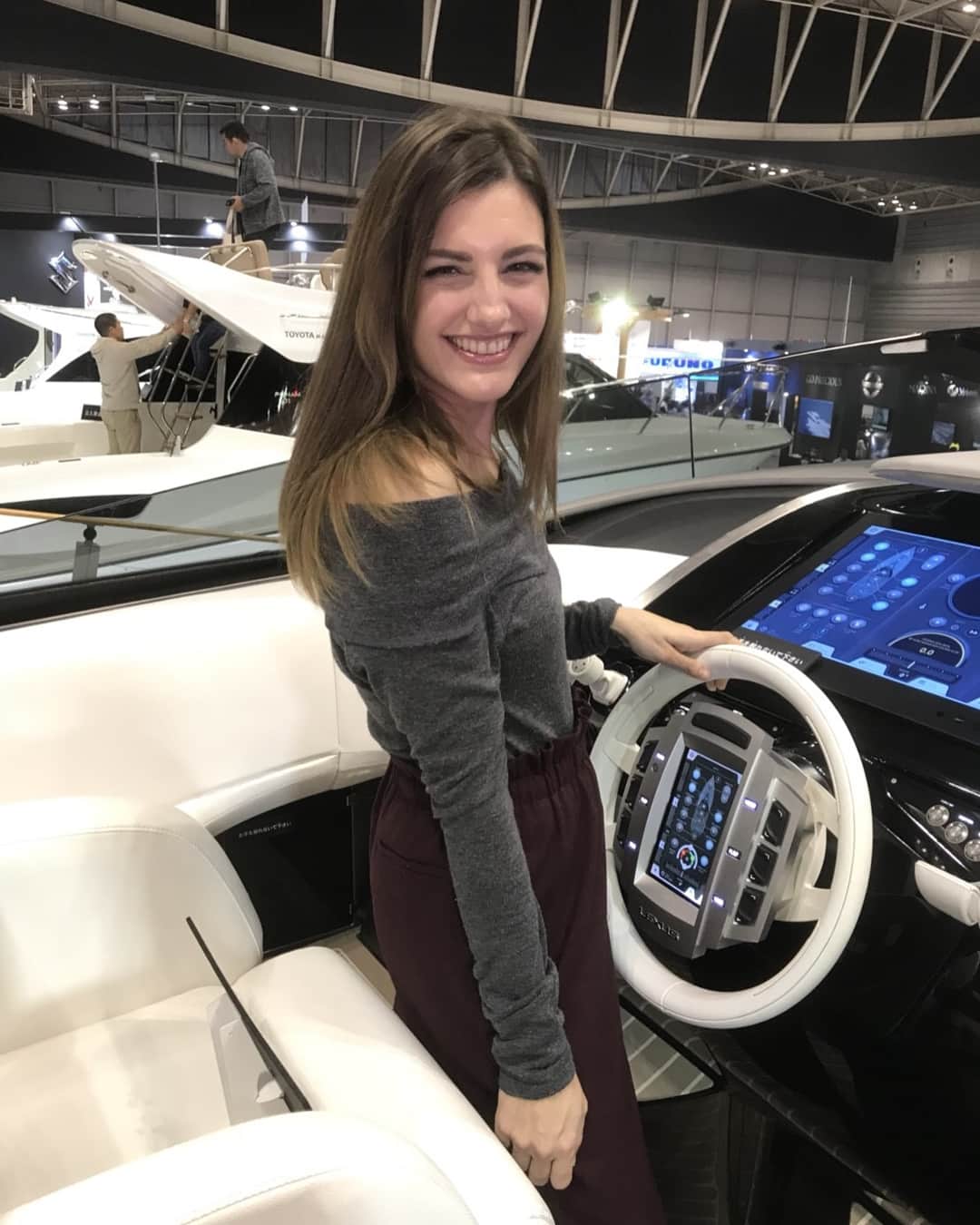 玲奈マリーのインスタグラム：「Had so much fun modeling at the boat show ❤️🚤 #JDM #モデル #イベントモデル #ファッションモデル #ボートショー #ボートショー2018 #パシフィコ横浜 #レクサス #トヨタ #マクラーレン #楽しかった #お仕事 #横浜 #ショーモデル #ランウェイモデル #boatshow2018 #japaninternationalboatshow #toyota #mclaren #lexus #model #tokyomodel #mixedmodel」