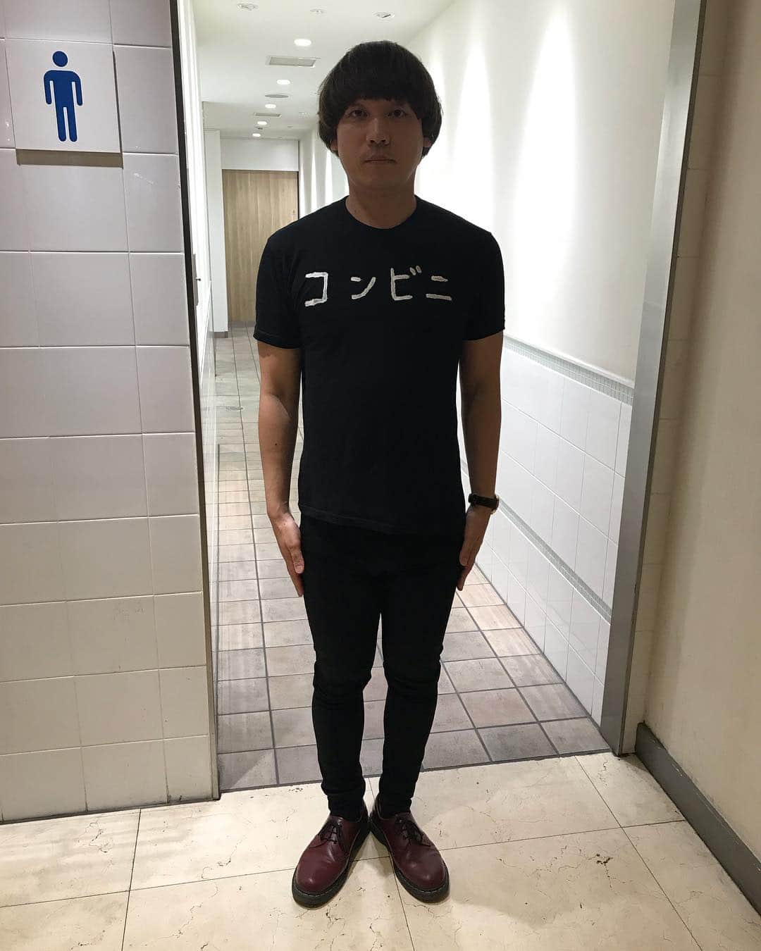 のインスタグラム：「今日のTシャツ  コンビニ  2018.2/26 #今日のTシャツ #コンビニ #convenience #conveniencestore #store #Tshirt #2018 #2/26 #Throat #Sutras #新宿 #Shinjuku #ルミネ #rumine #me #tbt #love #cute #instlike #instgood」