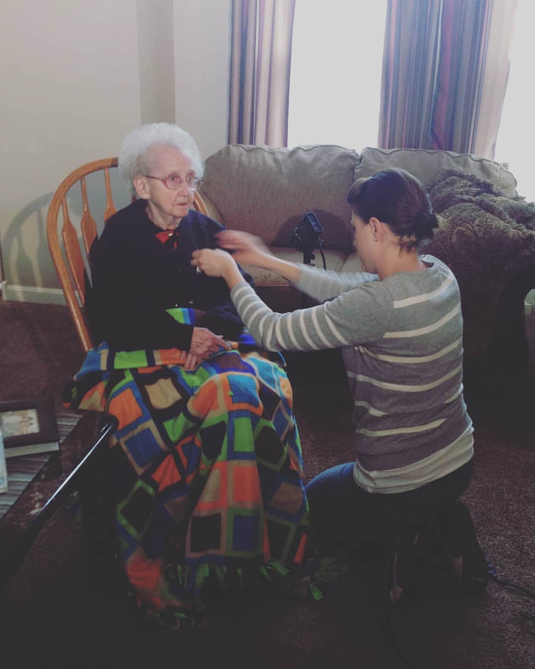 Grandma Bettyのインスタグラム：「It was 4 YEARS AGO today that @sarahhaeberle and the @wdrb_news crew aired Grandma Betty's story on TV, thanks to our family friend Monica! ❤ We wanted to say thank you to Sarah, the news crew, and also all of the followers for such awesome support, so PLEASE say a quick thank you to them and tag them below!!! ❤❤❤」