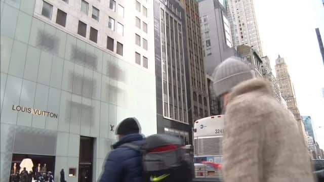 テレビ東京「Newsモーニングサテライト」のインスタグラム：「NYマンハッタンの５番街です。いつもにぎやかですね。３月12日(月)撮影 #モーサテ #きょうのNY  #newyork  #manhattan  #fifthavenue」
