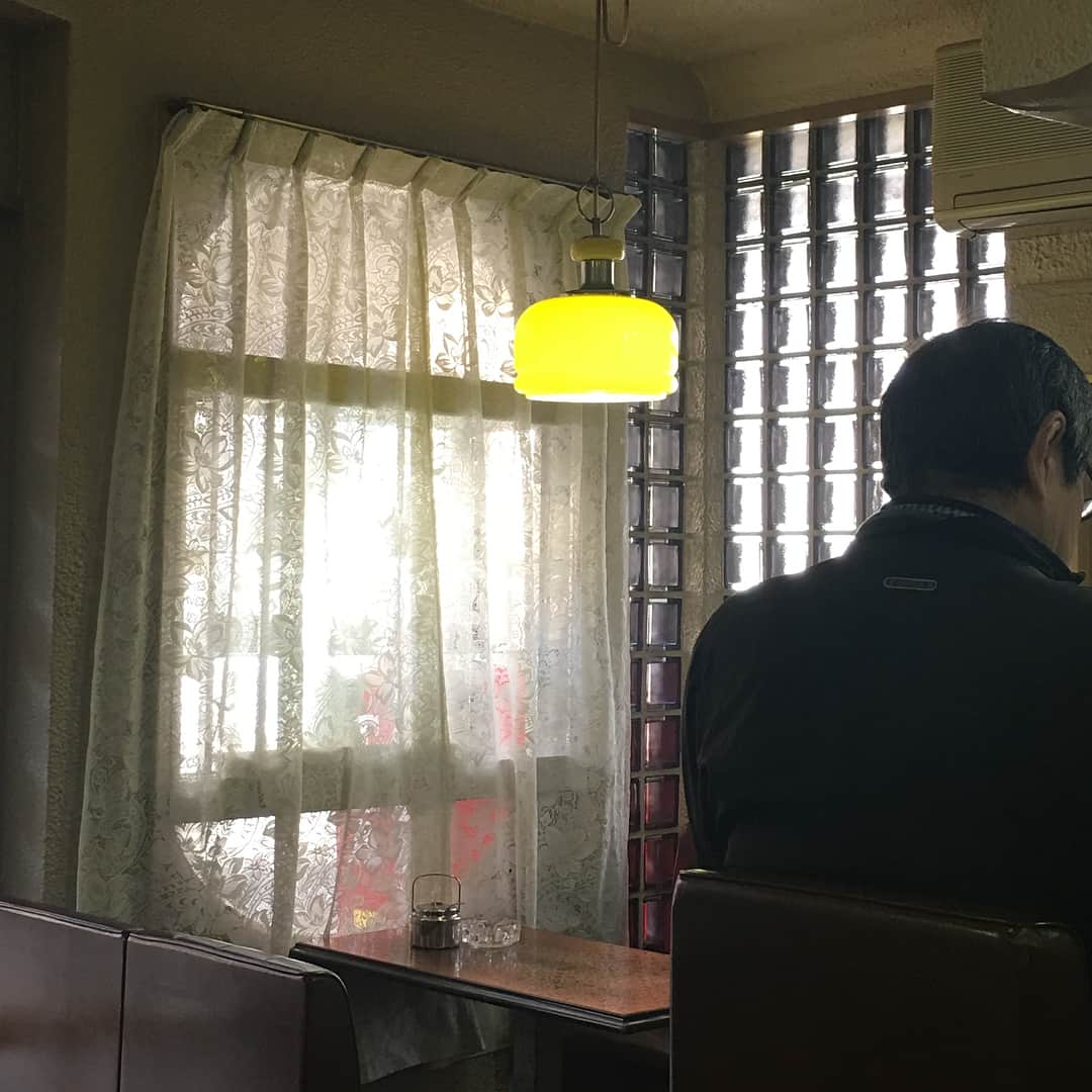能町みね子さんのインスタグラム写真 - (能町みね子Instagram)「#喫茶メモ 大阪西成 Qピット/ ミルクセーキ不明 /5月くらいで閉めてしまうそうです。」3月13日 12時40分 - nmcmnc