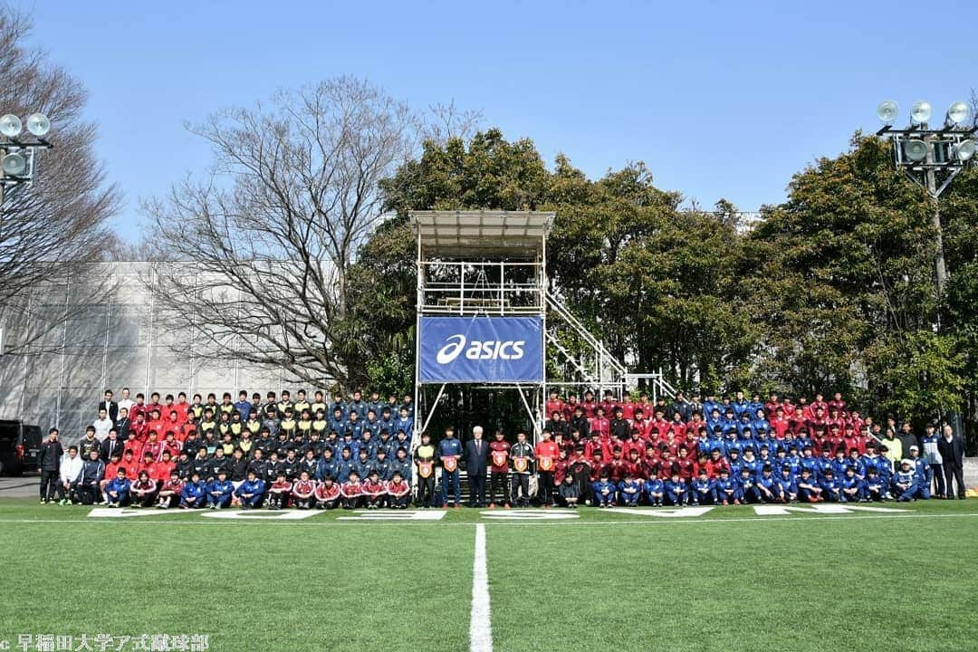 早稲田大学ア式蹴球部【公式】さんのインスタグラム写真 - (早稲田大学ア式蹴球部【公式】Instagram)「小春日和☀️の今日 伏見グラウンドで｢ＷＡＳＥＤＡ ＡＳＩＣＳ ＣＵＰ 付属・系属校交流戦｣が行われました(*^^*) #早稲田大学#ア式蹴球#jufa#university #早稲田大学高等学院#早稲田大学本庄高等学院#早稲田大学摂陵高校#早稲田実業学校高等部 #集合写真 #阿部隼人#横浜fマリノスユース U18 卒 #井上純平 #平岡拓己 #大津高校 卒 #奥野立己 #早稲田実業学校高等部 卒 #本日の審判 #杉山耕二 #三菱養和 卒 #みんな仲良し #山本隼平#石神佑基#直江健太郎#飯原健斗#栗島健太#蓮川雄大#梁賢柱#工藤泰平 #オフ企画プチ」3月13日 22時12分 - waseda.univ.afc