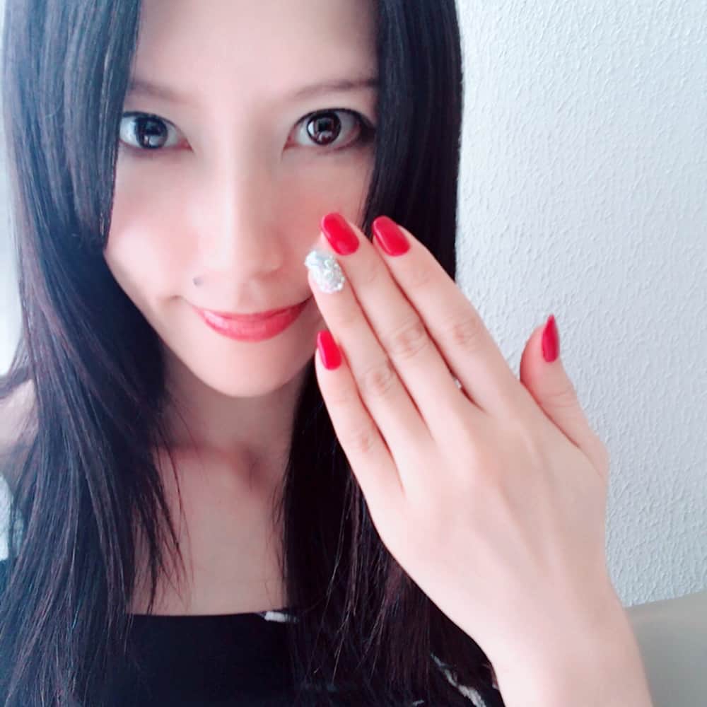 鷹村アオイさんのインスタグラム写真 - (鷹村アオイInstagram)「. ロビンソン1階の sister nailで ネイルを変えてきました！ 今度は一時帰国から戻ってきたら✨ . #ネイル #ネイルデザイン #タイ #シラチャ #タイ在住 #タイ🇹🇭 #フットネイル #sisternail #sriracha」3月13日 18時51分 - aoi_takamura