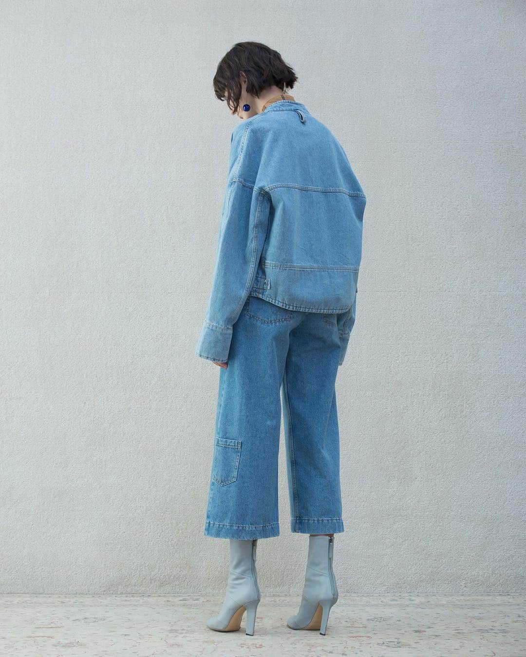 のインスタグラム：「Double denim ⠀⠀⠀⠀⠀⠀⠀⠀⠀ • ⠀⠀⠀⠀⠀⠀⠀⠀⠀ #christianwijnants #resort18 #denim #instoresnow #shoponline #doubledenim」