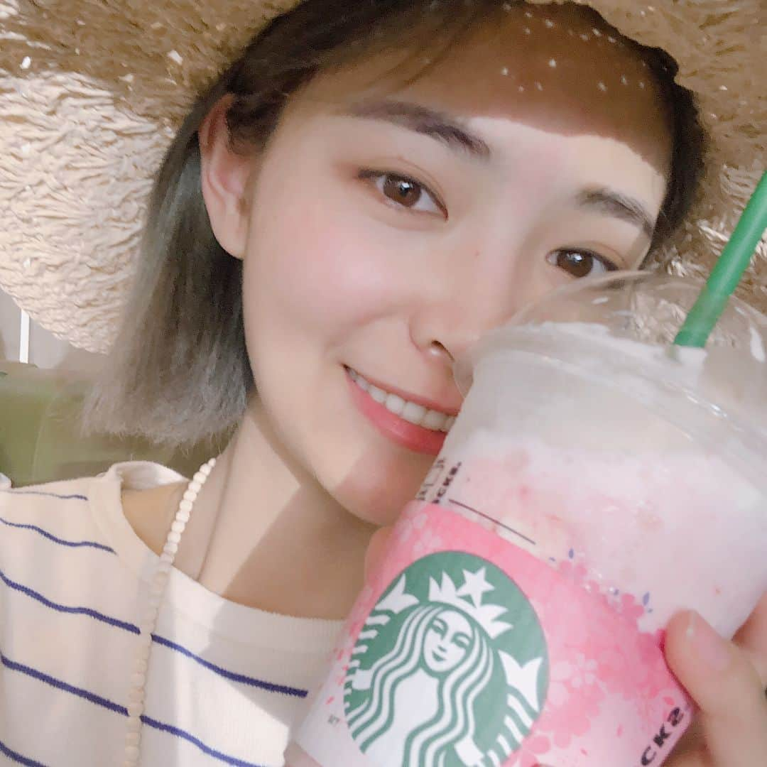 KIKIさんのインスタグラム写真 - (KIKIInstagram)「嘤嘤🐽💗喝下粉色的心情(///▽///)」3月14日 16時58分 - hellokiki77