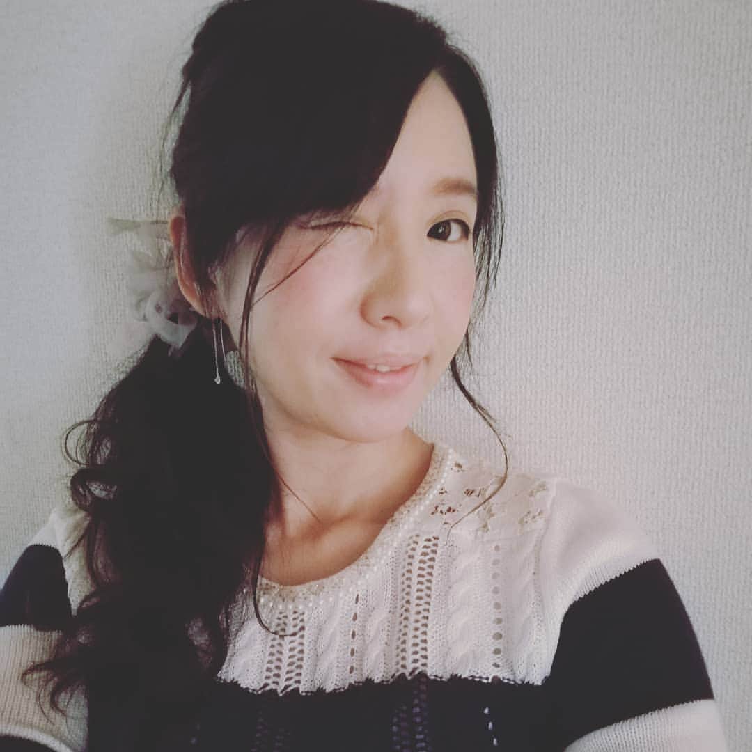 西川宏美のインスタグラム：「今日は苦手なボーダー服（笑） ボーダー似合わないので手持ちは最近チャレンジしようと買ったこの１着のみ(>_<)しかも失敗しても良いように、中古で500円とゆー（笑） #ボーダー #似合わない #今日の服 #ボーダー鬼門 #久々の投稿 #ワンコインの服 #リユース #古着」