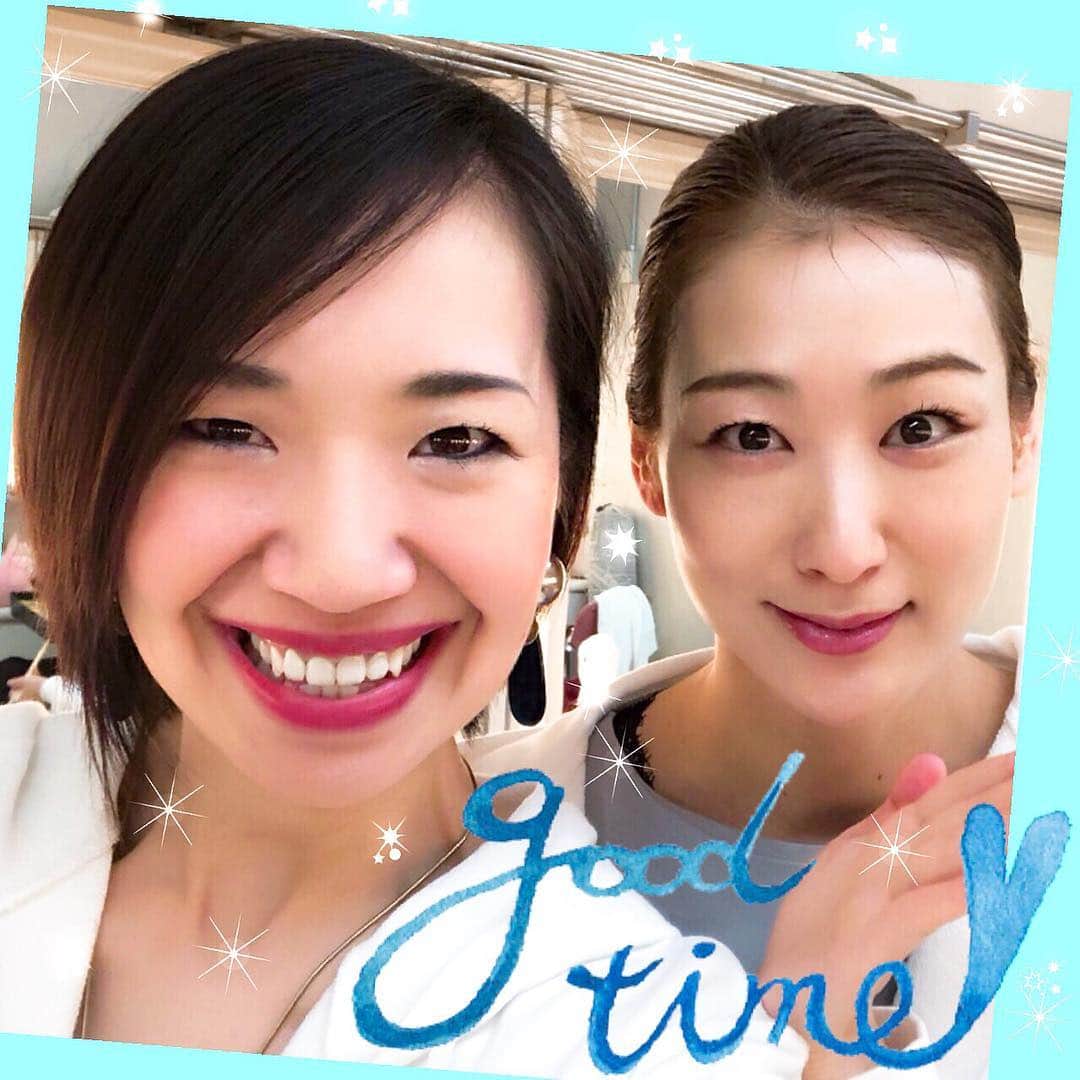 貴千碧のインスタグラム：「月組の千秋楽でちあきさん(白鳥かすがさん)にお会いできました😭✨✨ まだまだ右も左もわからない下級生の頃…沢山の事を教えてくださり、可愛がって下さった上級生のお一人☺️✨自分が下級生時代の上級生の方にお会いすると初心にかえります😌  #白鳥かすが  さん #ちあき さん 懐かしの#ヤングブラッズ 思い出します😆#87期生 の方々にはとっても可愛がって頂きました❣️よく遊んで頂いたなぁ☺️」