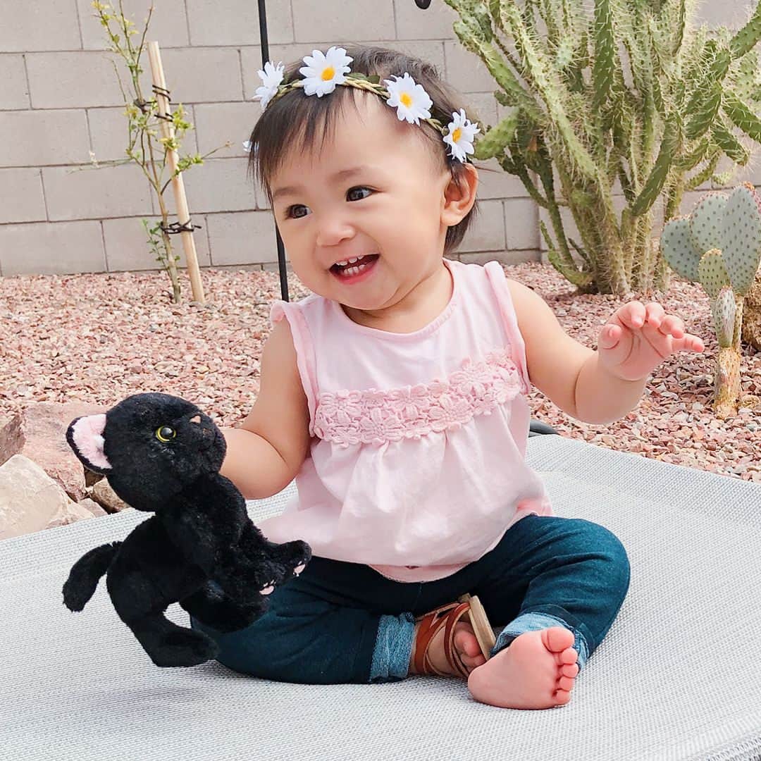 のインスタグラム：「What a fun time with my nieces and great niece! 😍🤗❤️ Miss them already! 😕 Can’t wait to see them again in May! 😍🤗❤️ #Family #Blessings #BabyGirlEva #Almost1 #HappyAlmostBirthday」