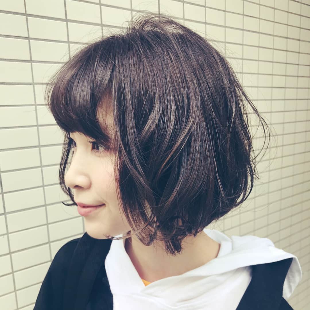 蒼山幸子さんのインスタグラム写真 - (蒼山幸子Instagram)「遠足族⛰ 髪切ってもらたーん。」3月14日 20時00分 - sachiko_aoyama