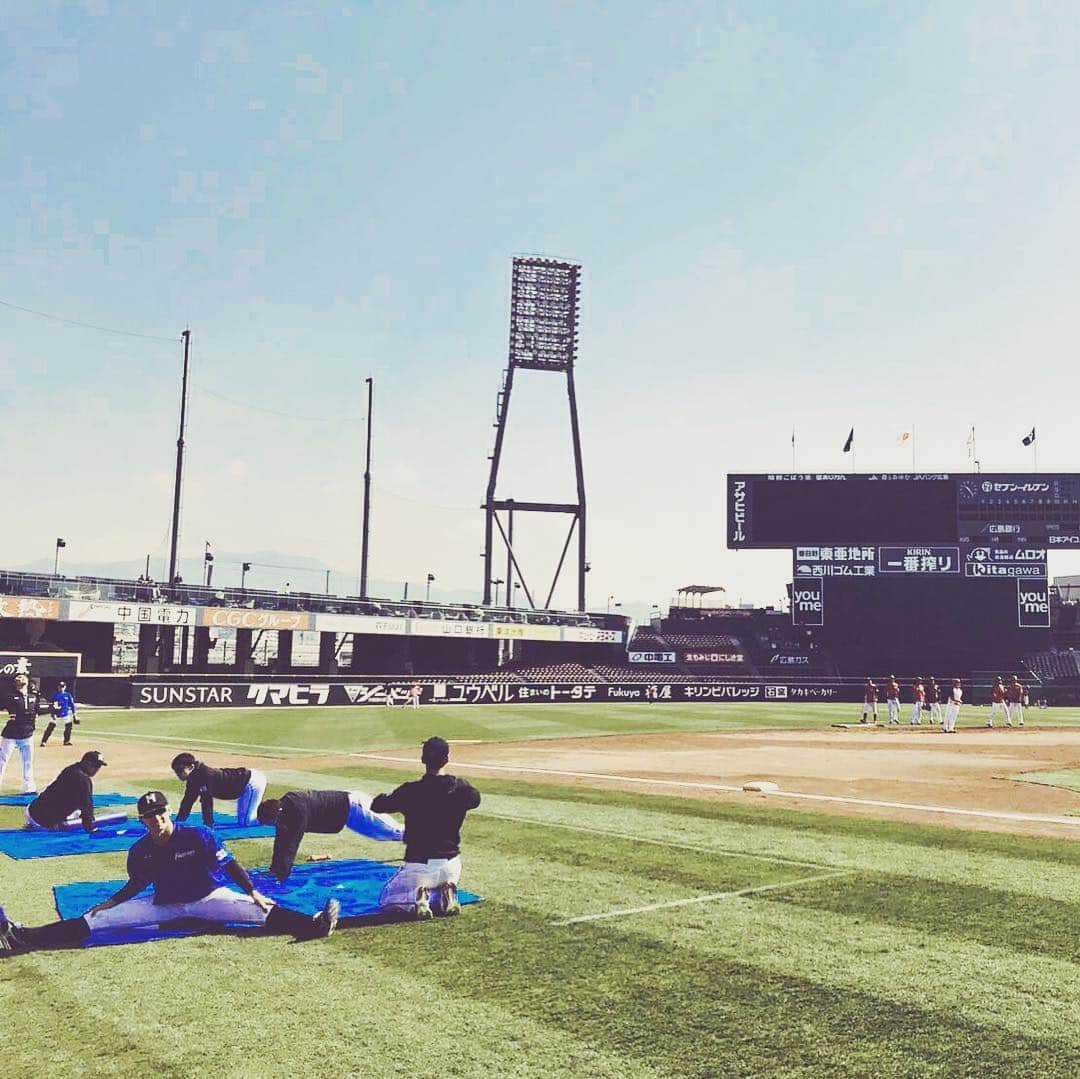 北海道日本ハムファイターズさんのインスタグラム写真 - (北海道日本ハムファイターズInstagram)「Baseball is coming !! ⚾️🏃‍♀️🌸 #lovefighters #lovebaseball #spring #もうすぐ開幕 #ドキドキ #ワクワク #開幕3連戦は何戦目に応援行く？」3月15日 10時02分 - fighters_official