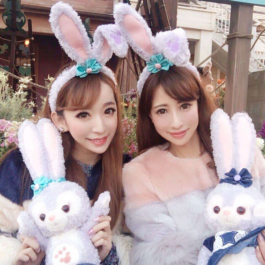 青木りえさんのインスタグラム写真 - (青木りえInstagram)「🐰 🐰 🐰 Disneysea🎠 #楽しかった ー💖 #ステラルー 可愛すぎました🐰🐰💕 #ディズニーシー が遊園地の中で一番好きです💓 #まだ少し寒かったので #モコモココート で #ちょうど良かった ☺️ #ステラルー 💖 #Disneysea 🐰🐻 #stellalou 🐰💕」3月15日 14時54分 - aokirie0418