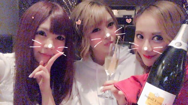 リアラさんのインスタグラム写真 - (リアラInstagram)「まさかの男前セリュックスれいな様ご来店！！ @624reina  顔も中身もイケメンだし何なの？😭💓 スライディングシャンパン笑ってくれました😋✨ れいなありがとう💖 セリュックス行ったられいなご指名お願いします🤝✨ #如月れいな#セリュックス#celux#男前すぎ#イケメン#元全員蘭○仲間」3月15日 15時20分 - riaranyan