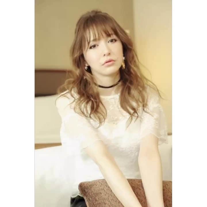 のインスタグラム：「ぶりっこするのに慣れなくちゃ💦 こういう動画を中国に配信していくことになりました😂💨💨💨 キャラじゃない😂  #lenafujii #fujiilena #藤井リナ#藤井莉娜」