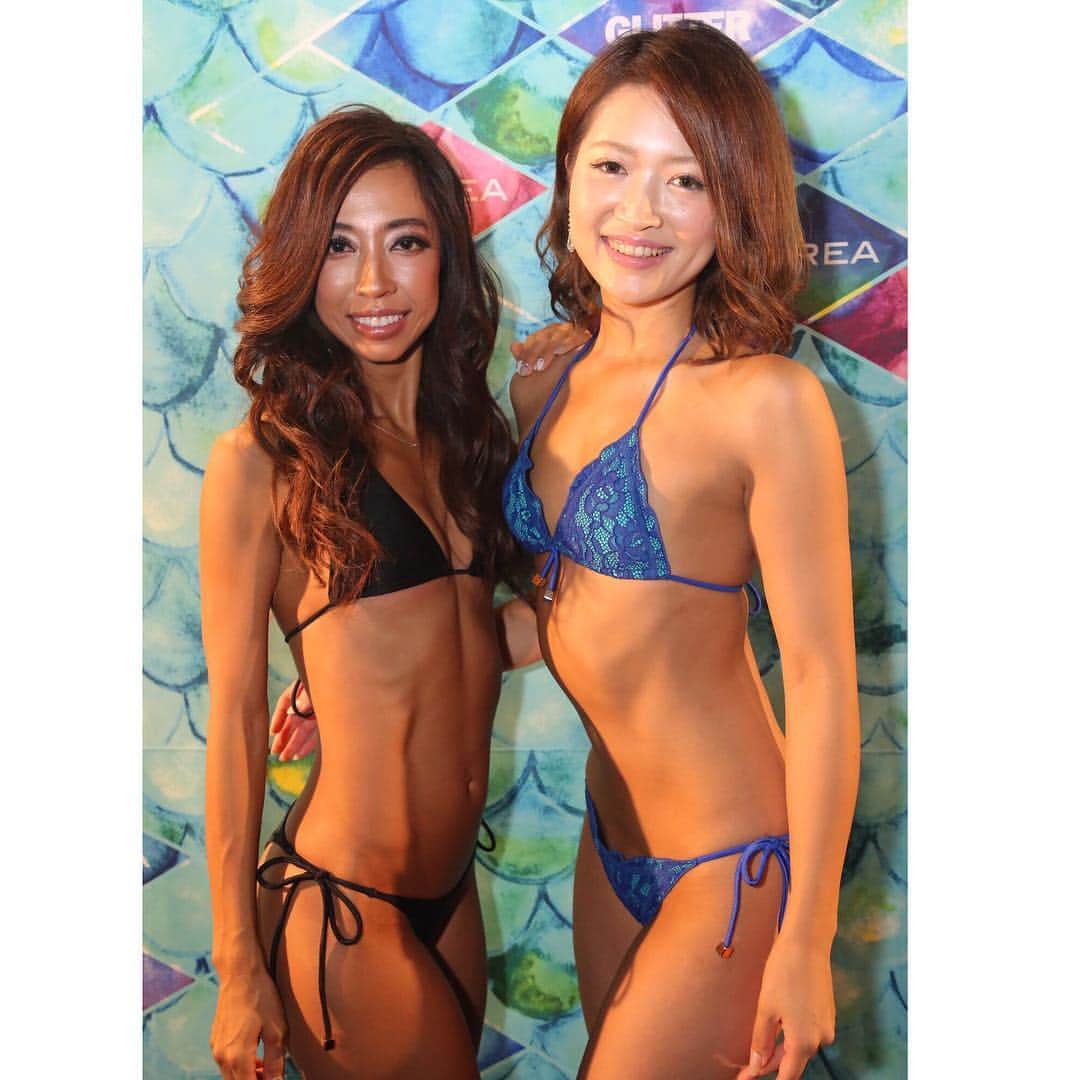 のインスタグラム：「@atsuko.fit616 & @chi11s2fit 🖤💙#darea #dareabikini #tb #ダレア #ダレアビキニ #bikinishow #alife #nishiazabu」