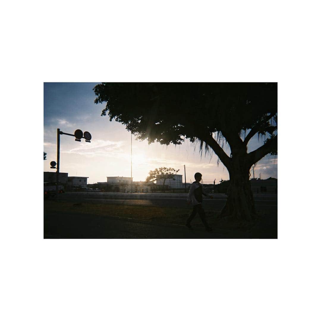石井杏奈さんのインスタグラム写真 - (石井杏奈Instagram)「今日から新しい作品。 駆け抜けたいと思います。 ⚠︎これは沖縄の写真 #film」3月16日 12時39分 - anna_ishii_official