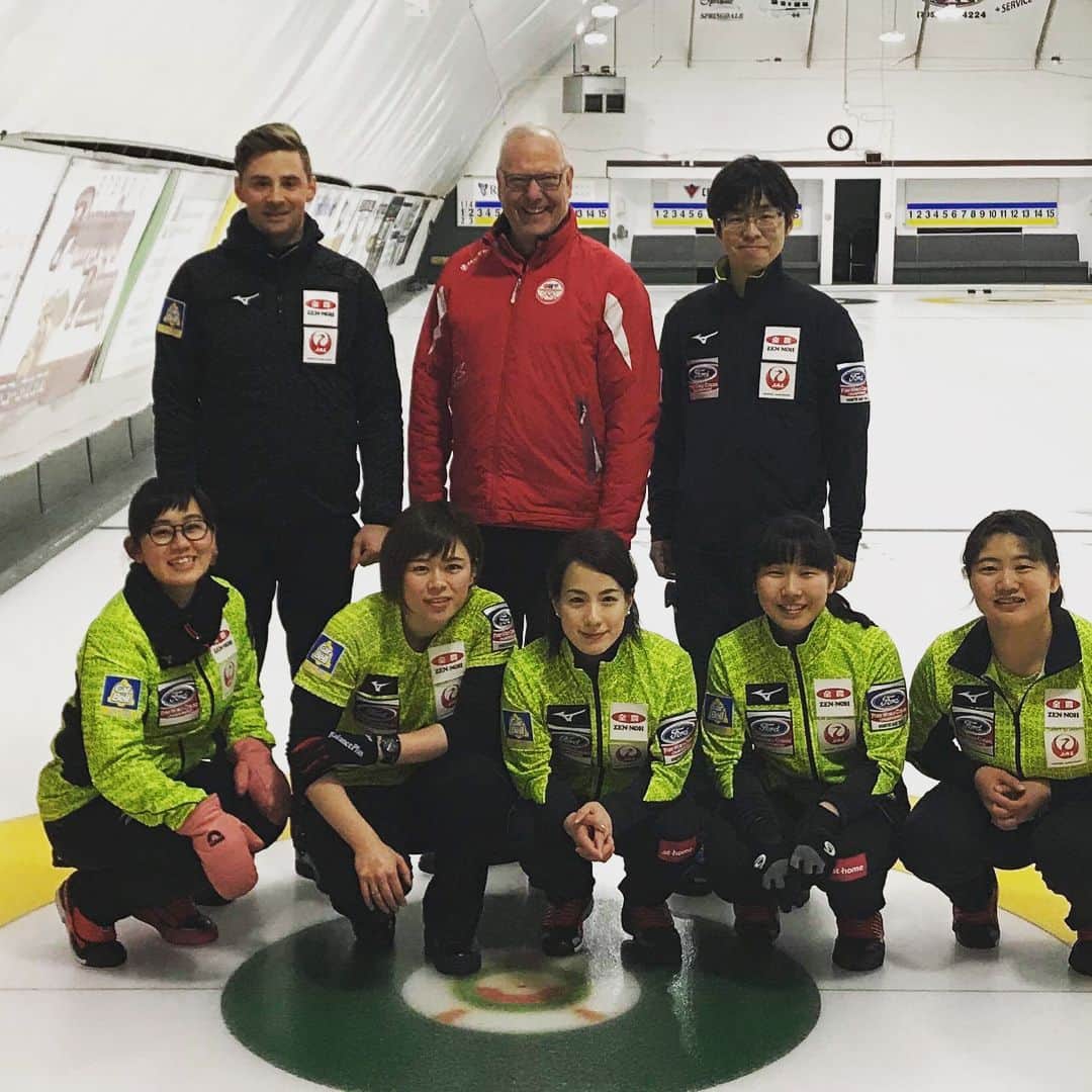 ジェームス・ダグラス・リンドのインスタグラム：「Great experience playing an exhibition game with the legend Russ Howard before the #wwcc2018 in North Bay, ON. #curling.」