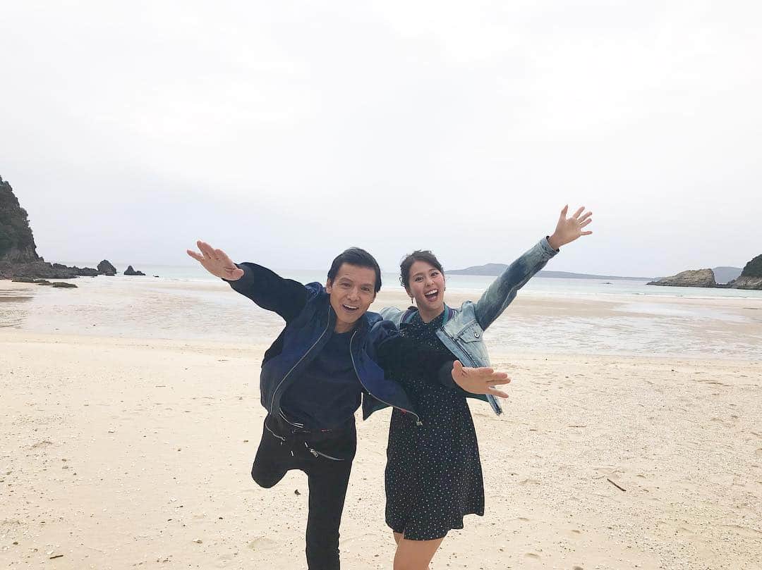 のインスタグラム：「本日朝8:00〜 テレ朝「朝だ！生です旅サラダ」 ぜひ見てね😘 生放送のため大阪に来てます💗 . #旅サラダ #親子 #阿部祐二  #阿部桃子」