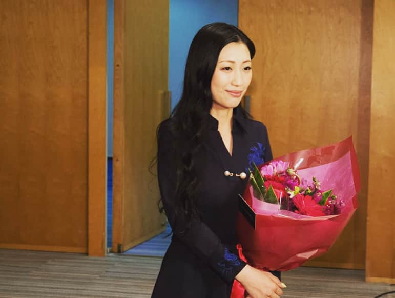 テレビ朝日「ホリデイラブ」さんのインスタグラム写真 - (テレビ朝日「ホリデイラブ」Instagram)「❤️ ‪💐山田裕貴さんオールアップ💐‬ ‪💐壇蜜さんオールアップ💐‬ . ‪言葉巧みに心の隙間に入り込む様子を、キュンキュンさせながら魅せて下さった志賀さん🙇‍♂️‬ ‪ミステリアスでスピリチュアルな具現化しにくいパートを全て担って下さった麗華さん🙇‍♀️‬ ‪#ホリデイラブ‬ #ありがとうございました #❤️」3月16日 17時05分 - holiday__love