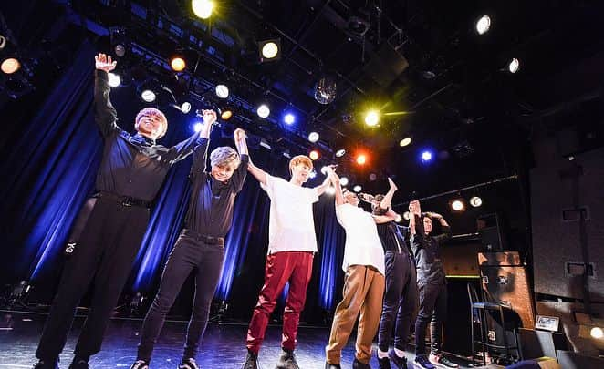 向山毅さんのインスタグラム写真 - (向山毅Instagram)「#UNITLIVE#vol2#表参道ground #SOLDOUT#公演 #向山毅#佐々木和也 #dancer#dance#thankyou @ryotaro1_2_2_8  @gentaro1006  @ten_bedunk #thankyou #pianoman #瀧田敏広 さん #smile  #coordinate 普段の私服でも愛用している 「#yoshiokubo」の#setup 衣装でした！ そして#myfavorite#colorの#winered でした♫ #サルエルパンツ で#ストレッチ も効いてて最幸でした！！ #necktie #prada でとてもオシャレでした！！ #pierce#neckless#24k#gold  #thankyou#collars #collars_fukuoka  #collars_tokyo 詳しくはアメブロにて」3月16日 19時14分 - take_solidemo