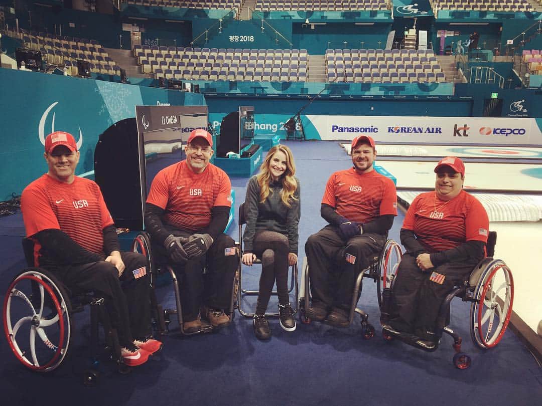 タニス・ベルビンのインスタグラム：「Great night filming with the @teamusa wheelchair curling team in Pyeongchang🥌Incredible athletes & people! @nbcolympics #paralympics」
