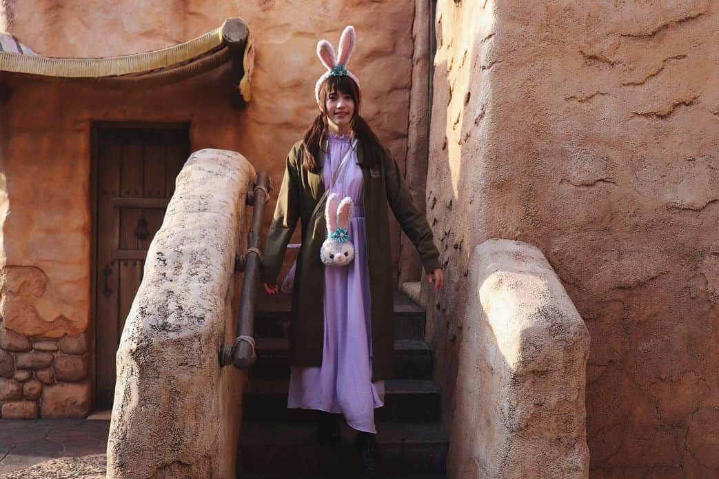 横川ユカさんのインスタグラム写真 - (横川ユカInstagram)「階段🐰  #ディズニーシー #TDS #ステラルー #一眼レフ #ラベンダーカラー  #ステラルーコーデ #インスタ映え #階段 #うさぎ #ディズニー #happy #enjoy #女優 #役者 #プラチナムプロダクション #横川ユカ」3月16日 21時06分 - yokokawayuka