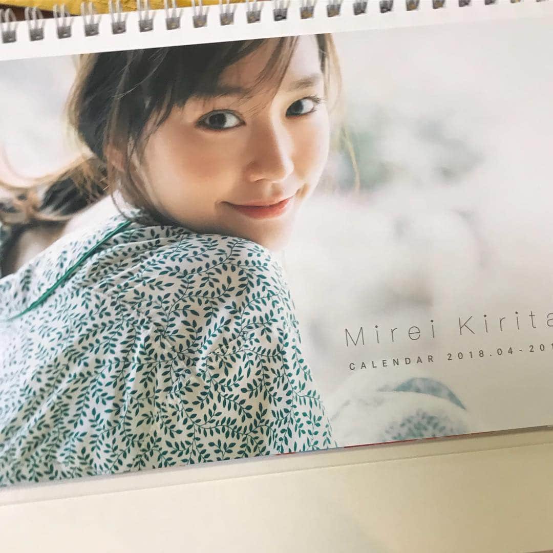 桐谷美玲さんのインスタグラム写真 - (桐谷美玲Instagram)「カレンダー発売したよ！ 3/31、渋谷TSUTAYAでイベントします。待ってます😊」3月16日 21時54分 - mirei_kiritani_