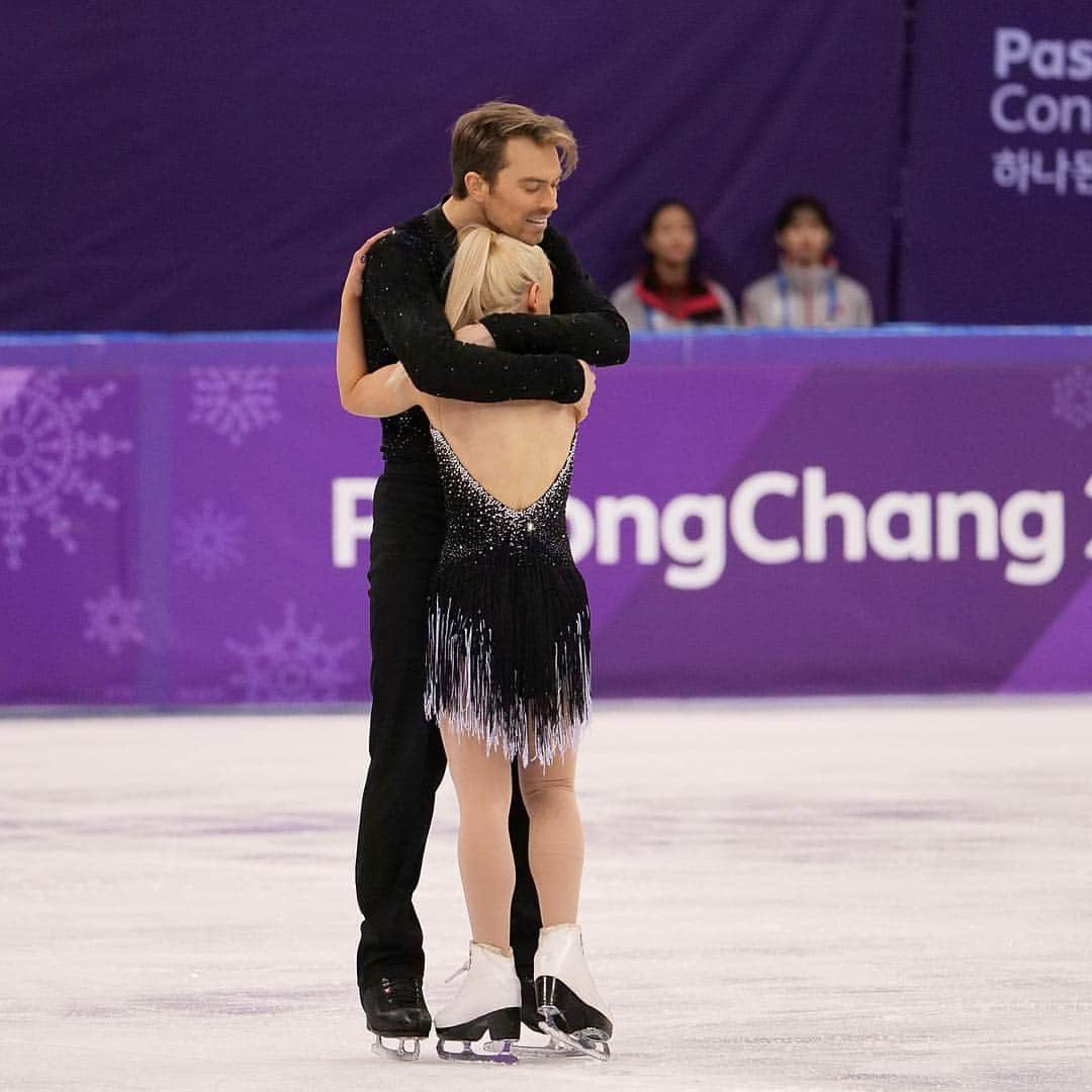 ニコラス・バックランドさんのインスタグラム写真 - (ニコラス・バックランドInstagram)「That feeling when you and your bestie make it to the end of the week.... #friday #fridayfeeling #pyeongchang2018」3月16日 22時07分 - n_buckland